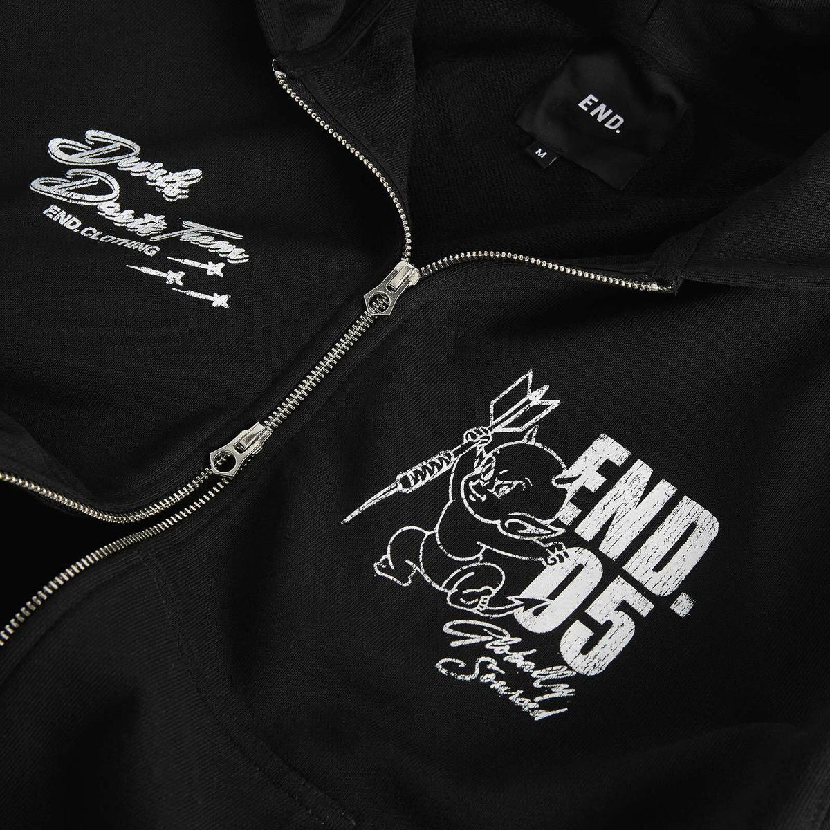 END. Devils Darts Team Zip-Hoodie in Washed Black