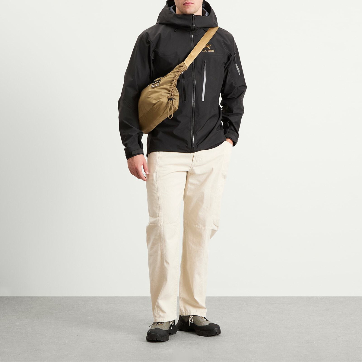 Arc'teryx Men's Alpha SV Gore-Tex Jacket in 24K Black