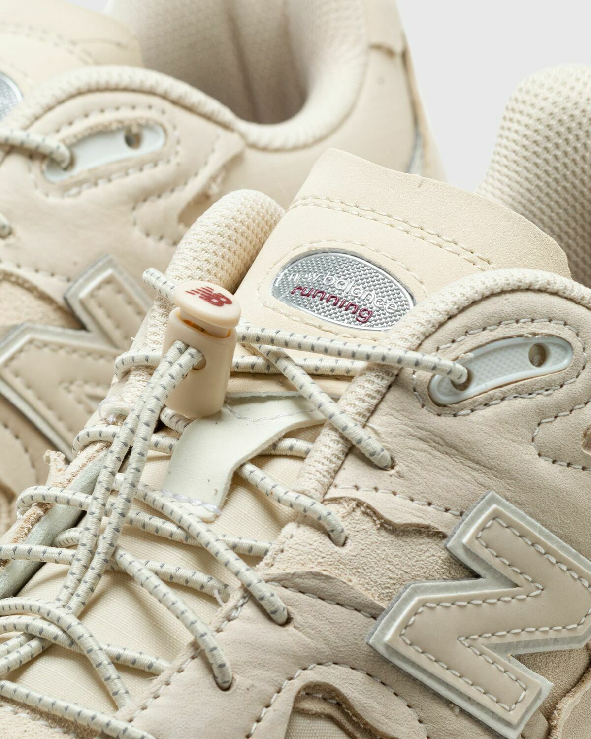New Balance 2002 R Beige Lowtop New Balance