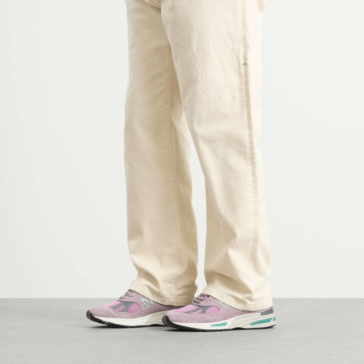 New Balance 991v2 Sneaker in Polignac/Toadstool/Silver