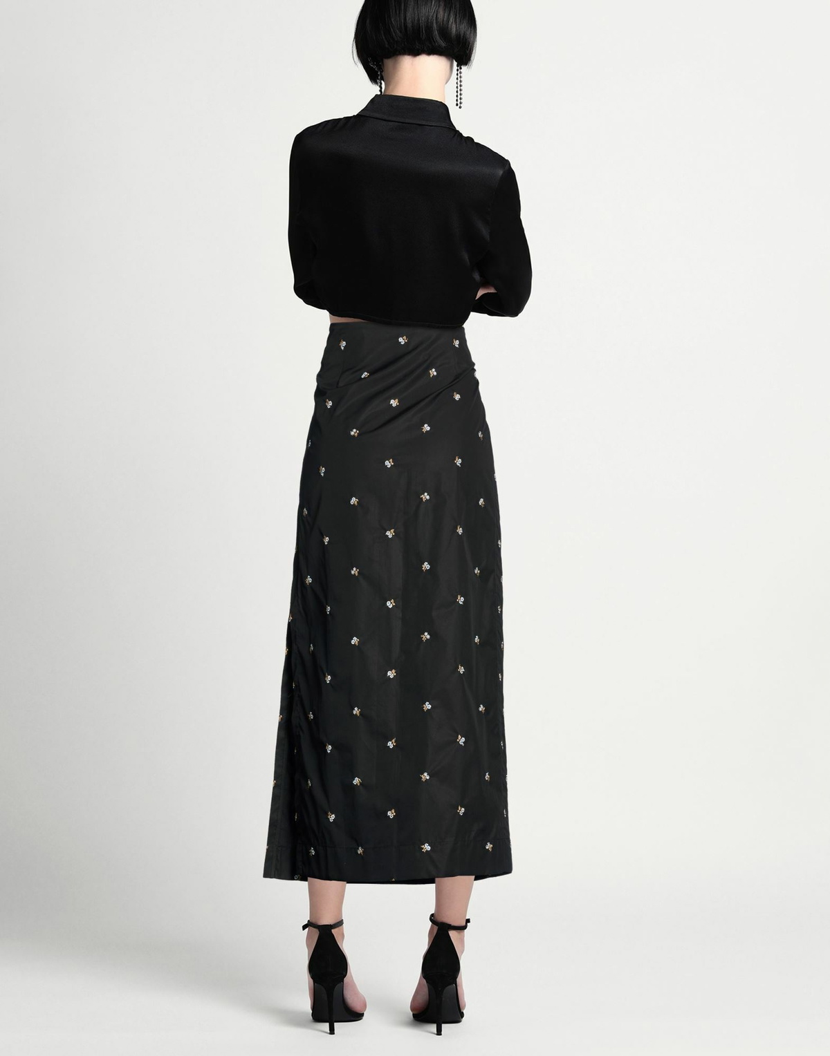 Rier Womens Midi skirt in Black