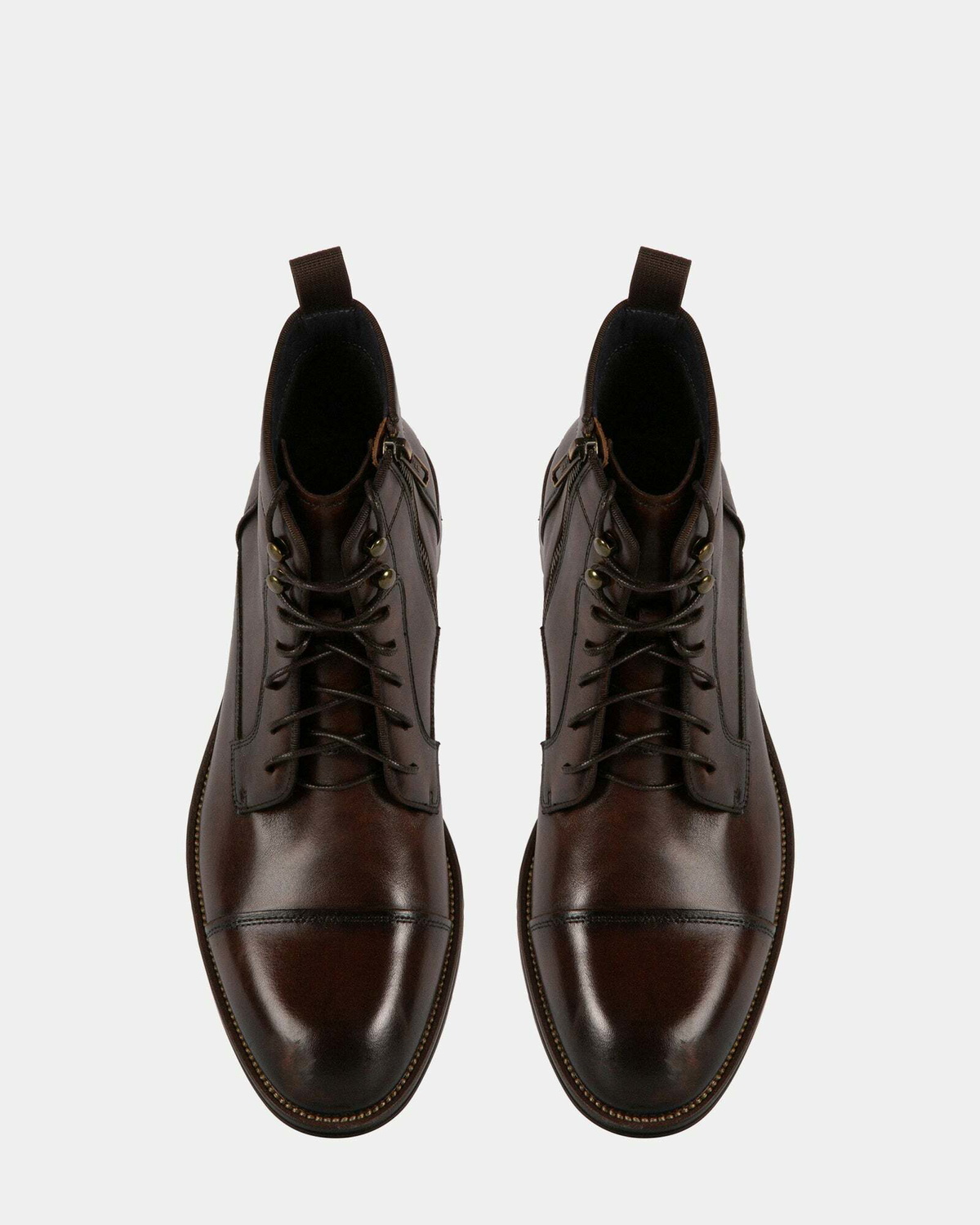 Steve Madden Daymonn Boots in Brown