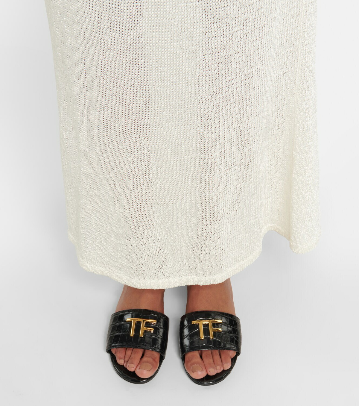 【送料&関税込】Tom Ford Embossed Flat Sandals Tom Ford Embellished croc-effect slides TOM FORD
