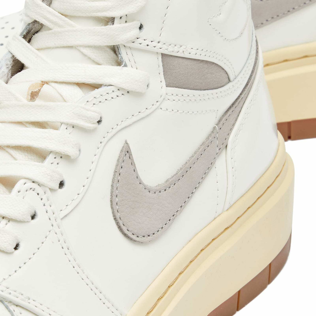 Air Jordan Women's 1 Elevate High SE W Sneakers in Sail/College