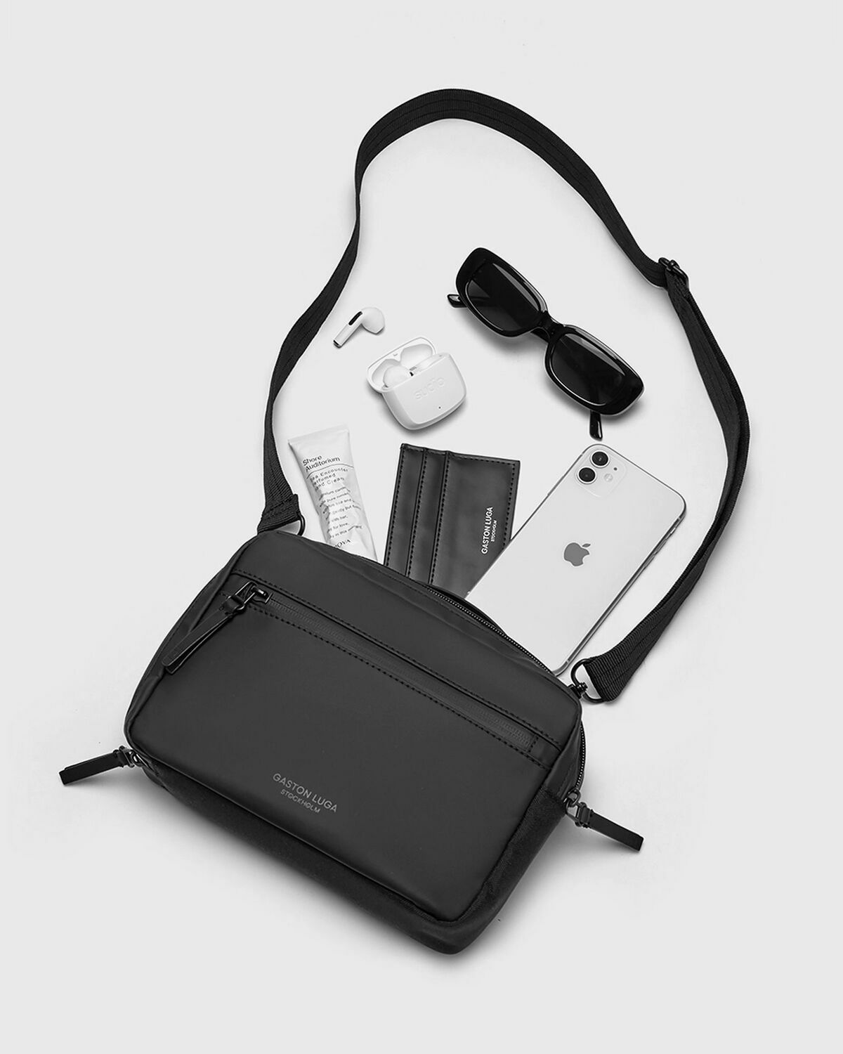 Gaston Luga DÄSH BOX BAG Black Mens Messenger & Crossbody Bag