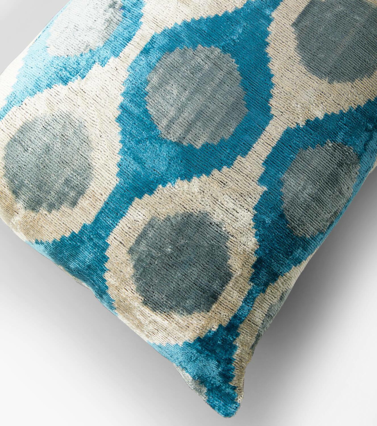 Les-Ottomans Silk velvet cushion
