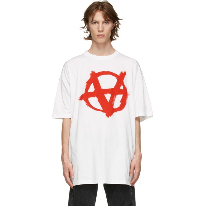 Photo: VETEMENTS White Oversized Anarchy Gothic Logo T-Shirt