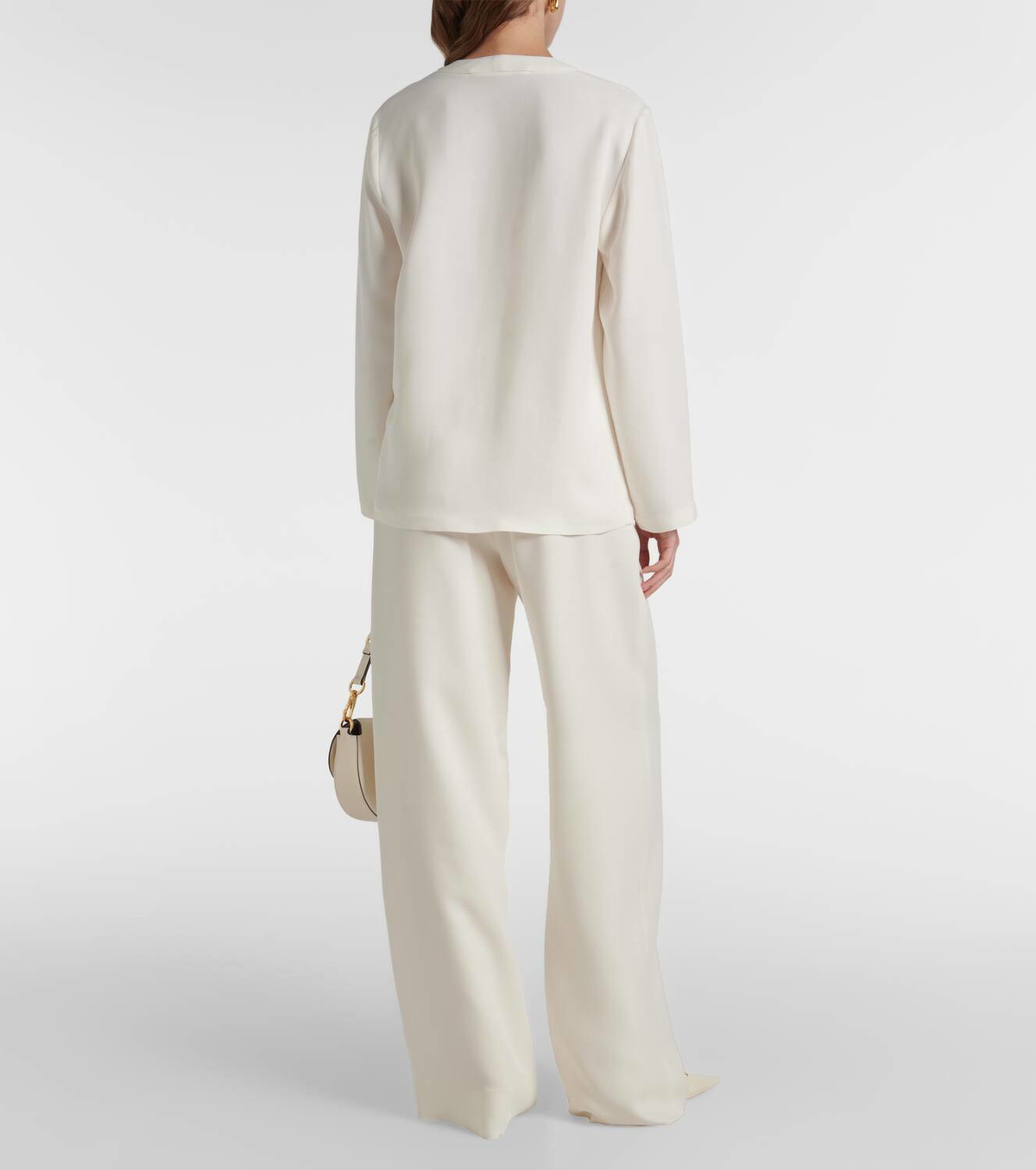 【送料&関税込】Valentino White Silk Top Valentino Garavani V logo-plaque Silk Tunic | White | FARFETCH