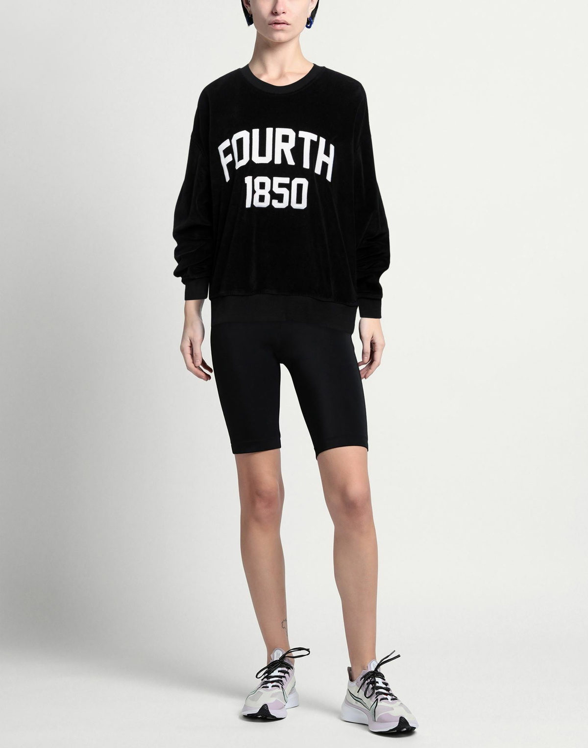 4th & Reckless Womens Sweatshirt in Black