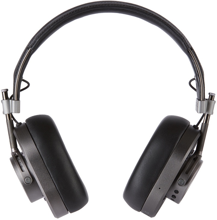 Photo: Master & Dynamic Black MH40 Headphones