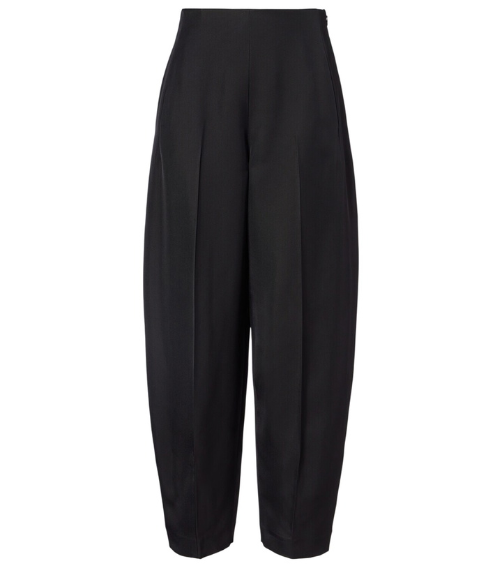 Photo: Fforme Yvette barrel-leg pants