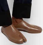 Maison Margiela - Tabi Collapsible-Heel Split-Toe Leather Loafers - Men - Brown