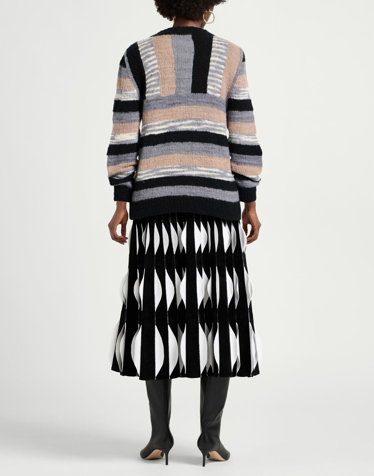 The Elder Statesman Womens Sweater in Black