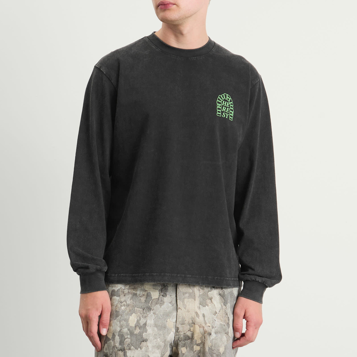 Heresy Men's Arch Long Sleeve T-Shirt in Ash