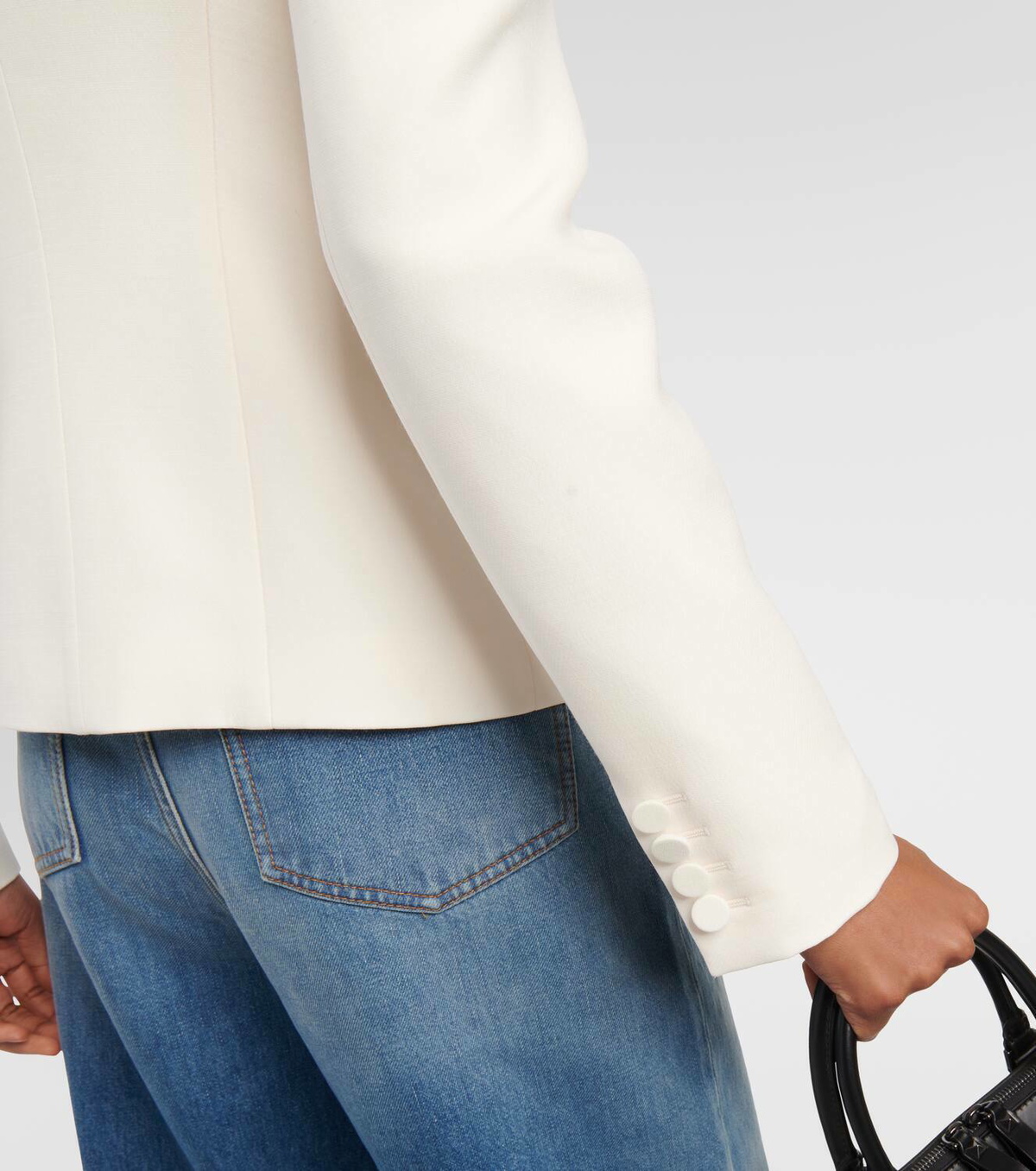 【関税&送料込】Valentino Garavani Cream Crepe Couture Blaze Crepe Couture Blazer for Woman in Celestial Blue | Valentino US
