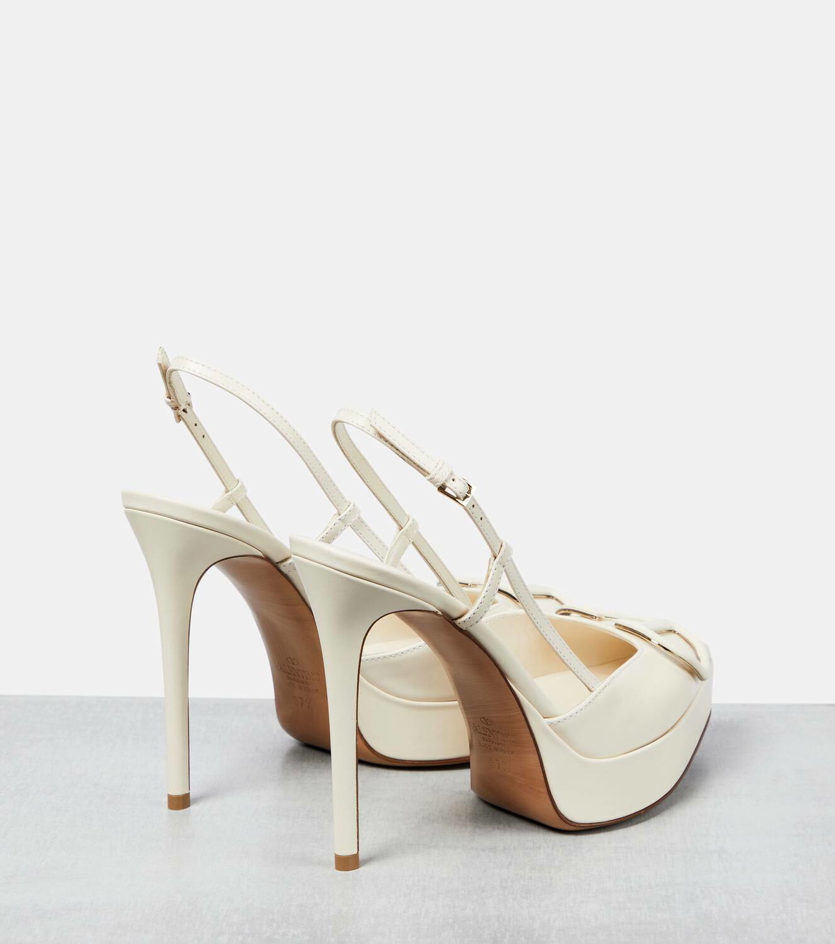 Valentino Garavani VLogo leather slingback pumps Valentino