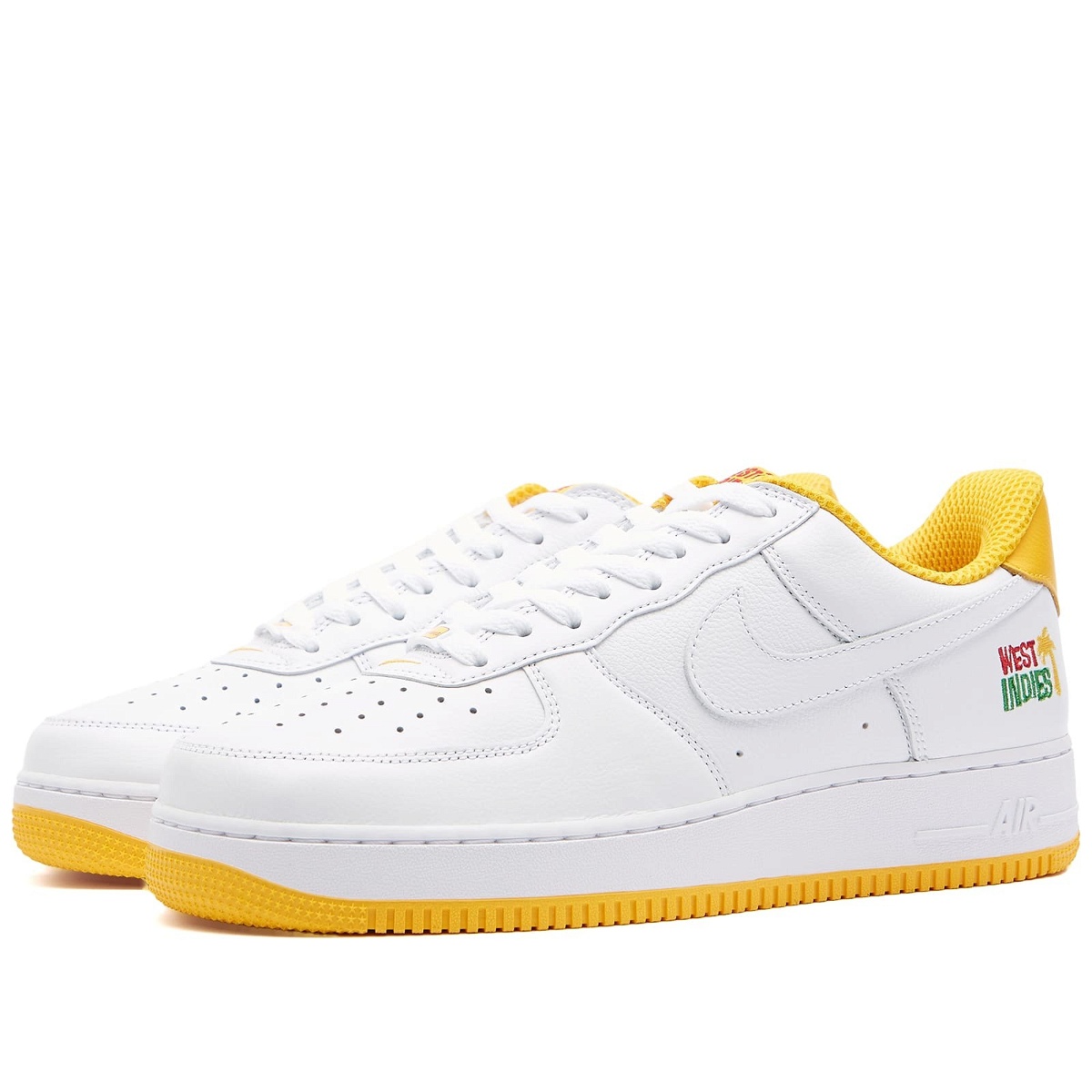 Photo: Nike Air Force 1 Low Retro QS Sneakers in White/Gold
