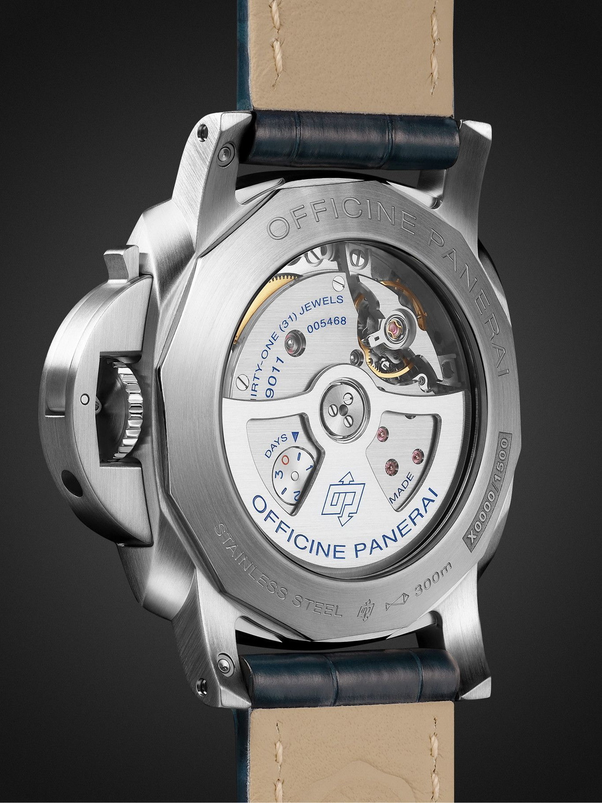 Panerai Luminor GMT Automatic 44mm Stainless Steel and Alligator