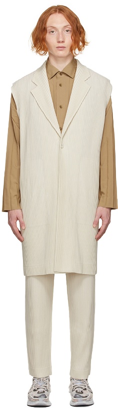 Photo: Homme Plissé Issey Miyake Beige Monthly Color August Vest