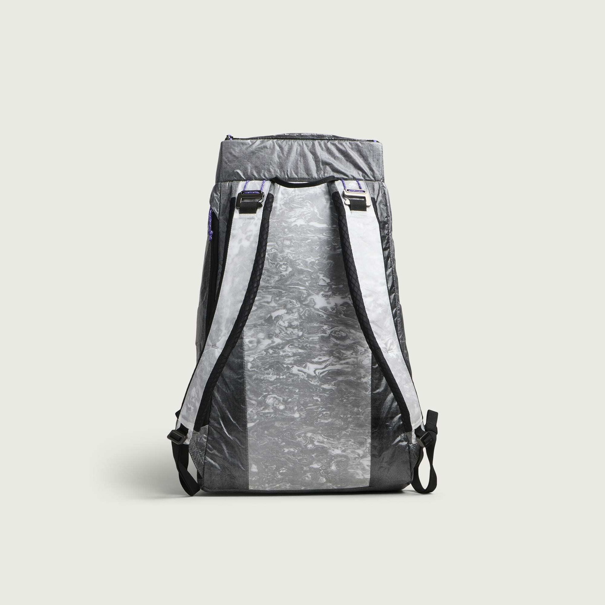 Db Journey Weigh Lighter Hugger Backpack 30L in Weigh Darker