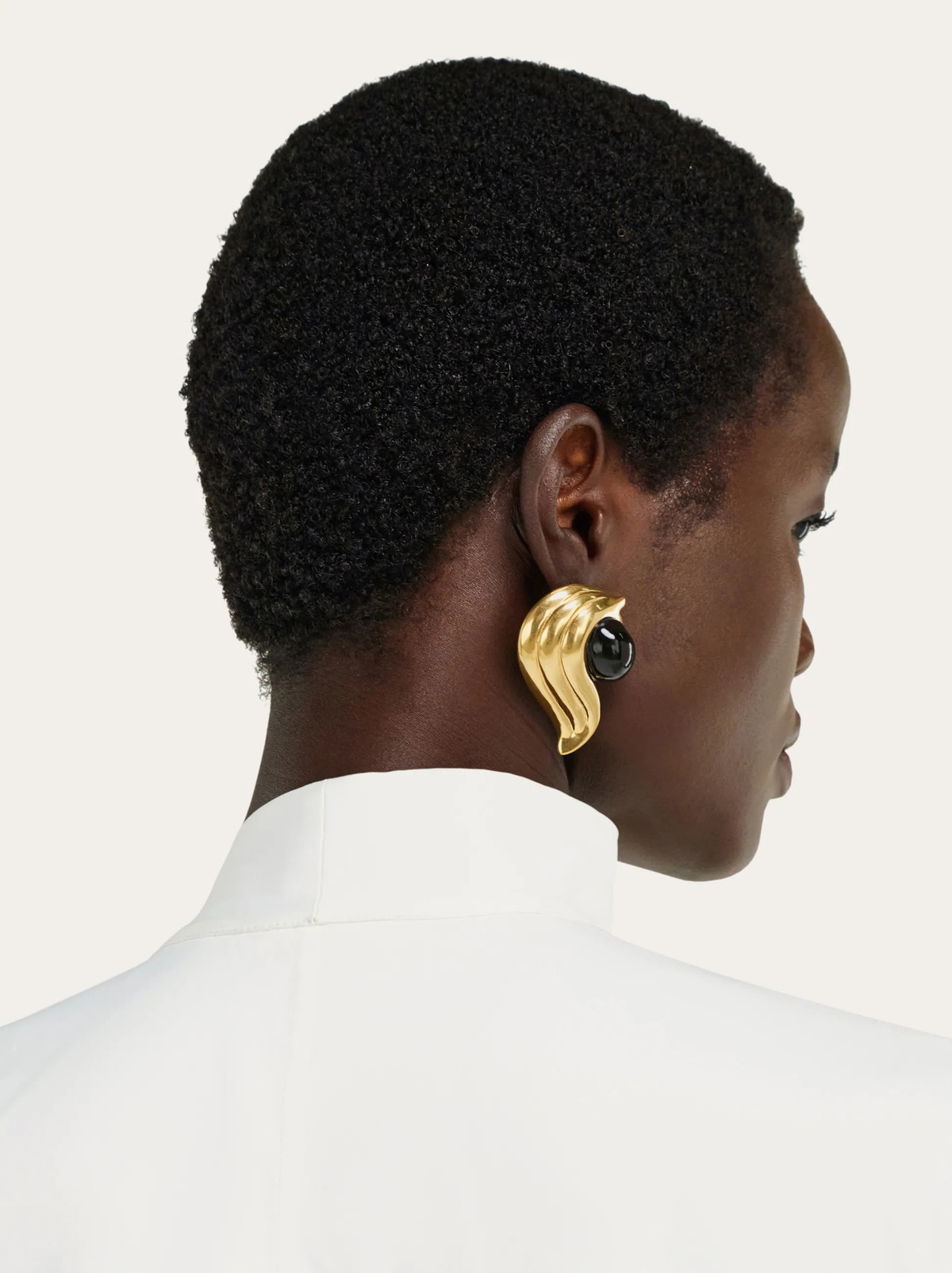 Ferragamo Womens Earrings with gems in Black