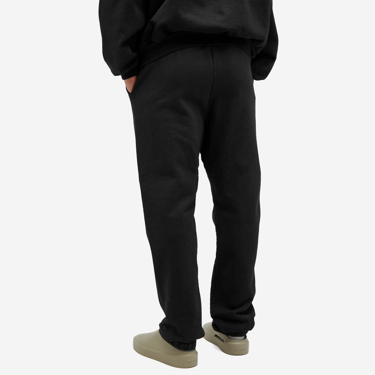 Fear of God Men's 8th Forum Sweatpant in Black Fear Of God