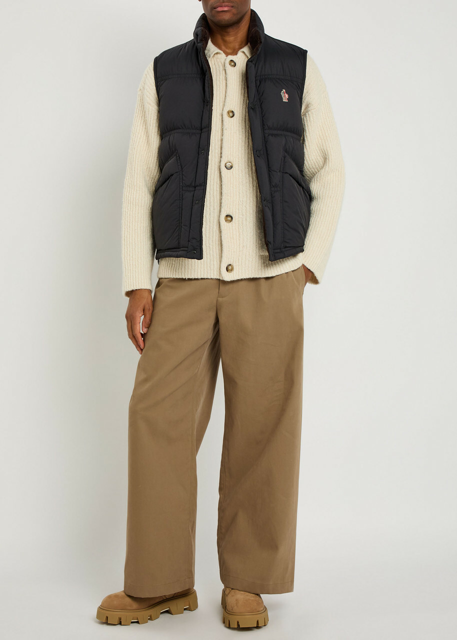 サイズ 3 MONCLER GRENOBLE NANTAUX GILET MONCLER GRENOBLE Logo Nantaux Padded Down Gilet Black