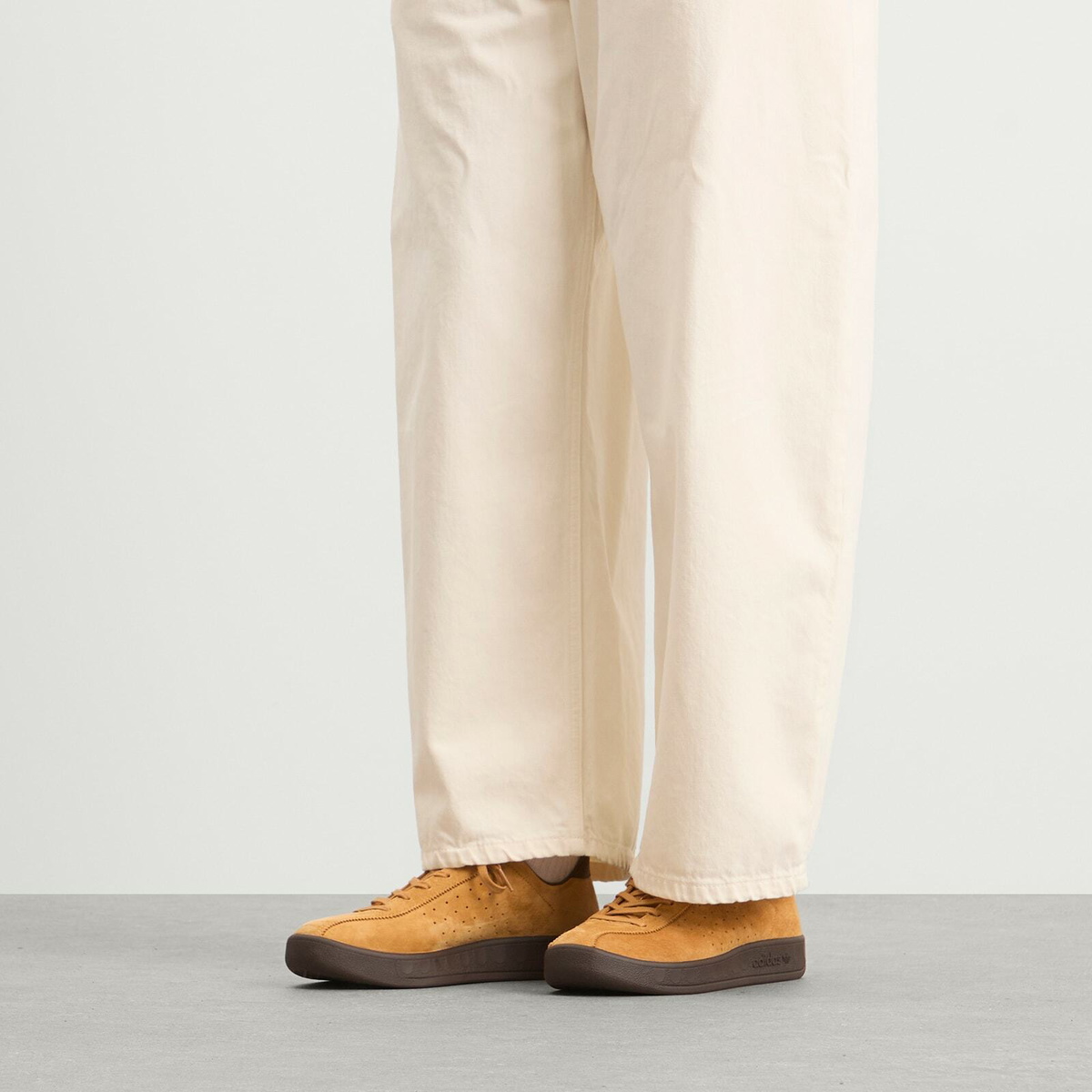 Adidas Mallorca Sneaker in Mesa/Dark Brown/None