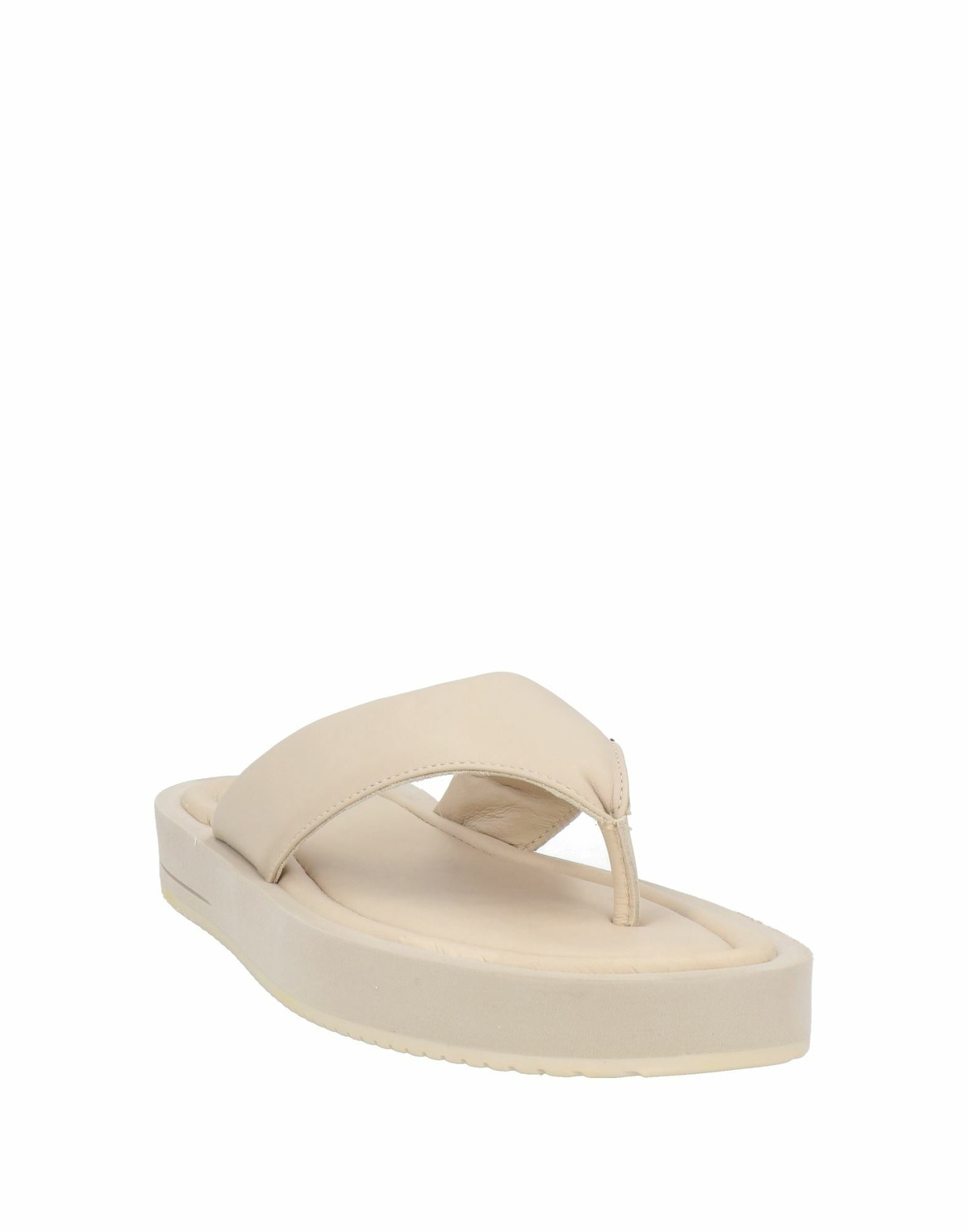 Copenhagen Studios Womens Thong sandal in Beige