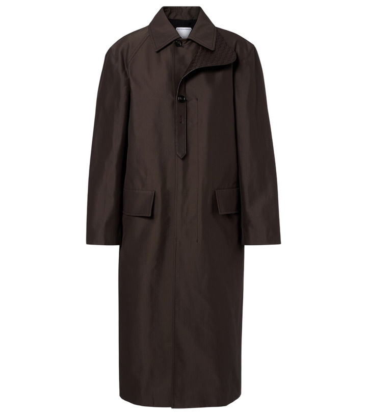 Photo: Bottega Veneta Intrecciato leather-trimmed trench coat