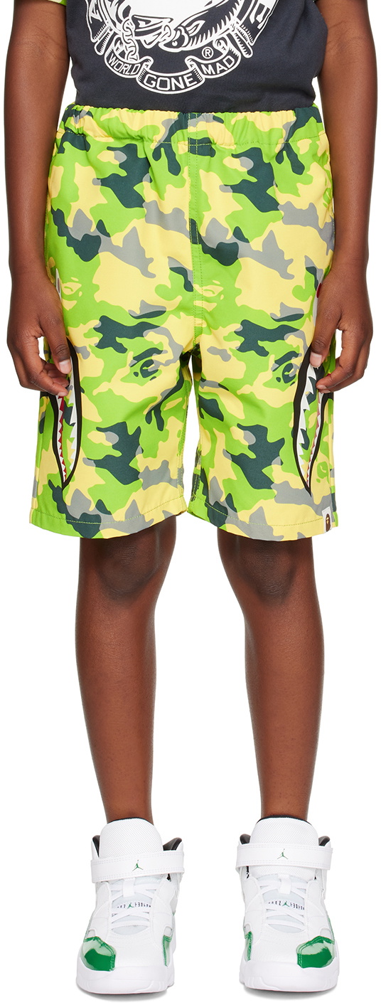 BAPE Kids Green Woodland Camo Side Shark Shorts A Bathing Ape