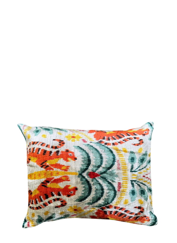 Photo: Les-Ottomans Ikat Pattern Cushion Cover