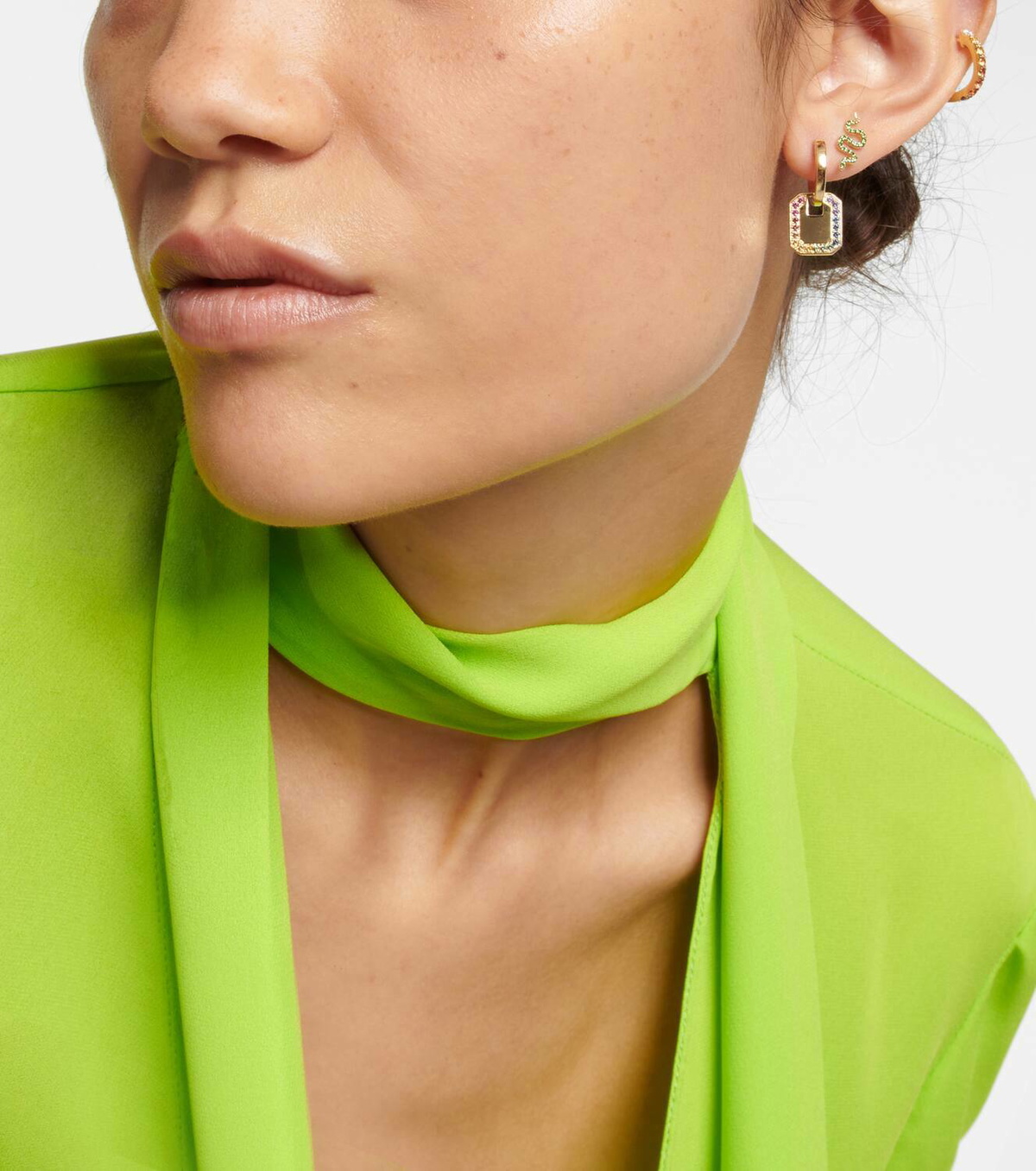 Robinson Pelham Stud Club Snake 14kt gold single earring with tsavorites