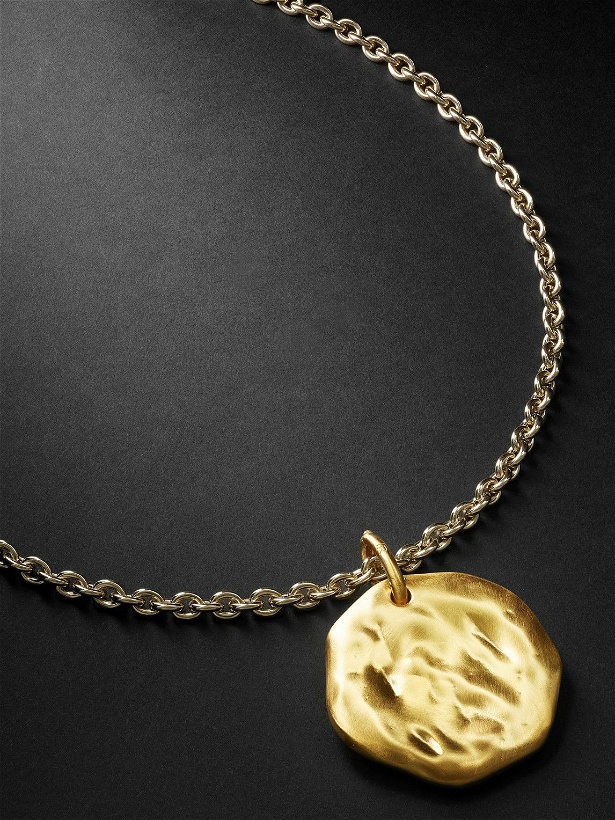 Photo: Lauren Rubinski - Gold Pendant Necklace