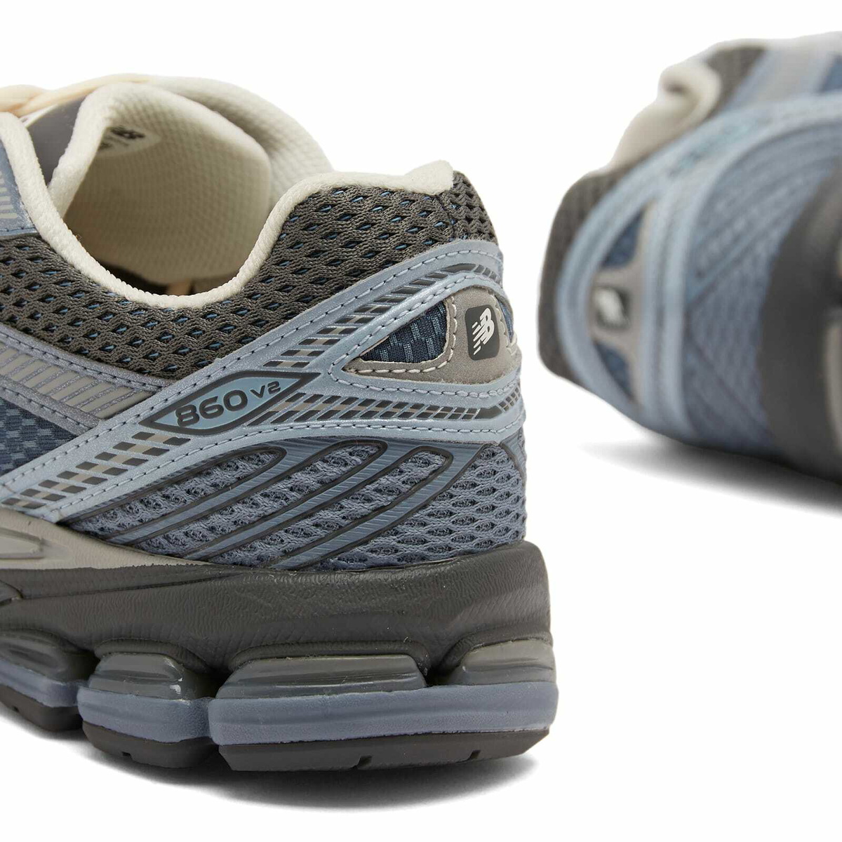 【New Balance】860v2 スニーカー ロゴ Silver Midnight 多くのシリアスランナーに愛される名機、NewBalance