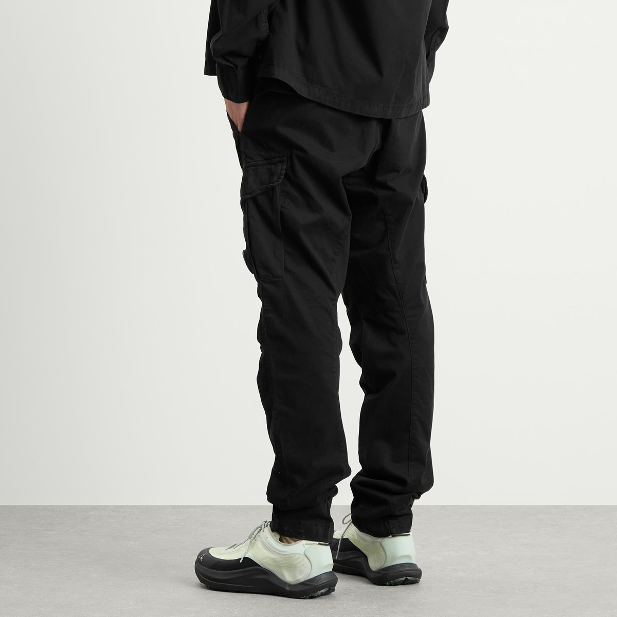 C.P. Company Men's Stretch Sateen Cargo Pants in Black C.P.