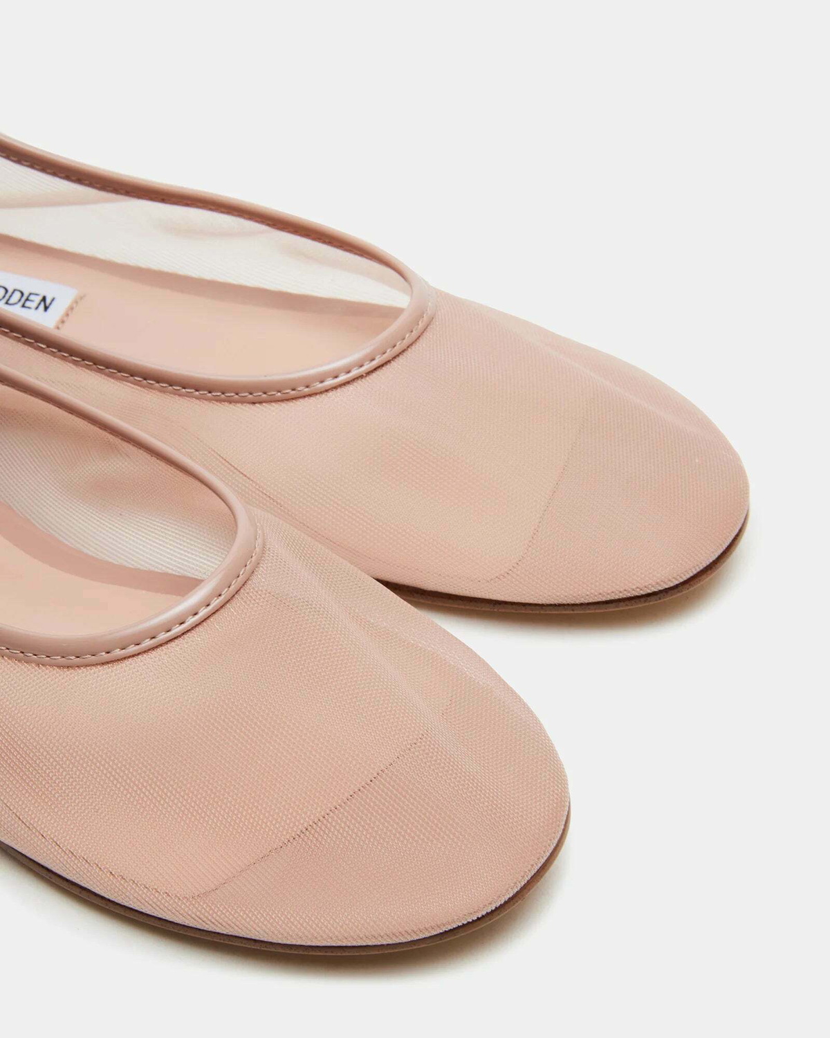 Steve Madden Meadoww Flats in Blush