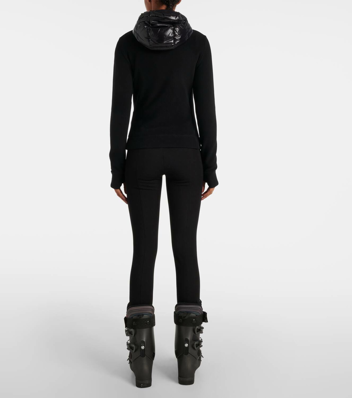 【送料&関税込】Moncler Grenoble Leggings Moncler Grenoble: Black Lightweight Sport Leggings | SSENSE