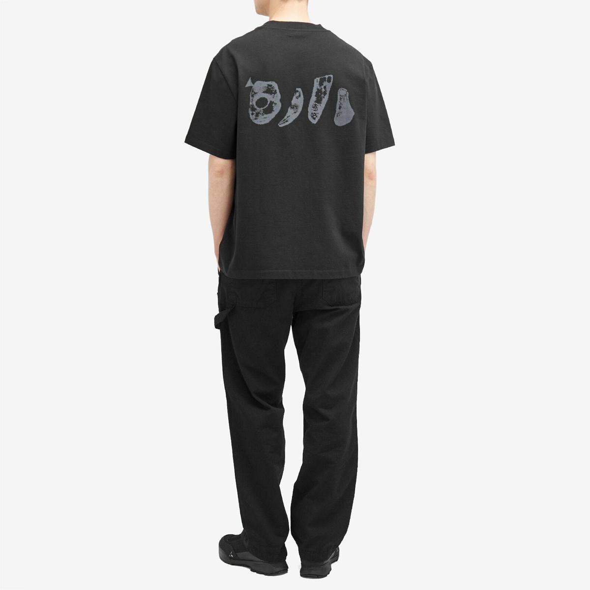 ROA Men's Graphic Boxy T-Shirt in Black ROA