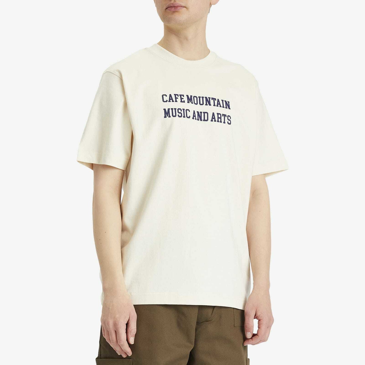 Café Mountain Men's Music And Arts T-Shirt in Vintage Ivory And Green