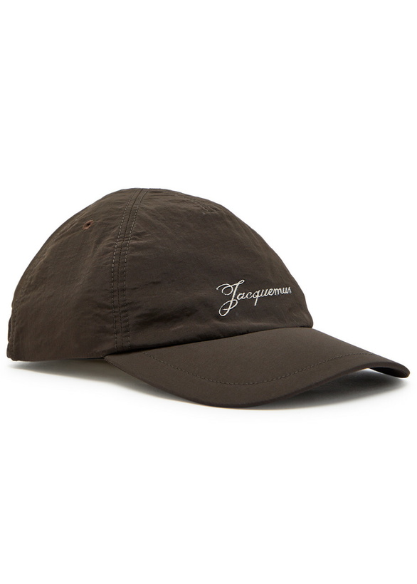 Photo: Jacquemus La Casquette Baluchon Logo Nylon cap Dark Brown