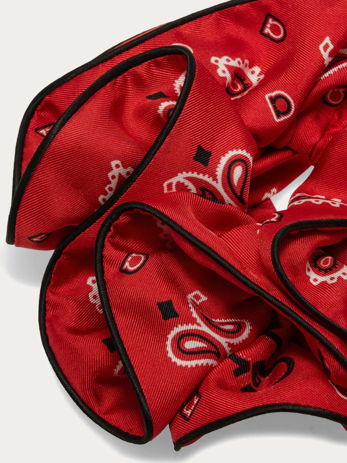 Ferragamo Womens Arabesque print silk scrunchie in Red