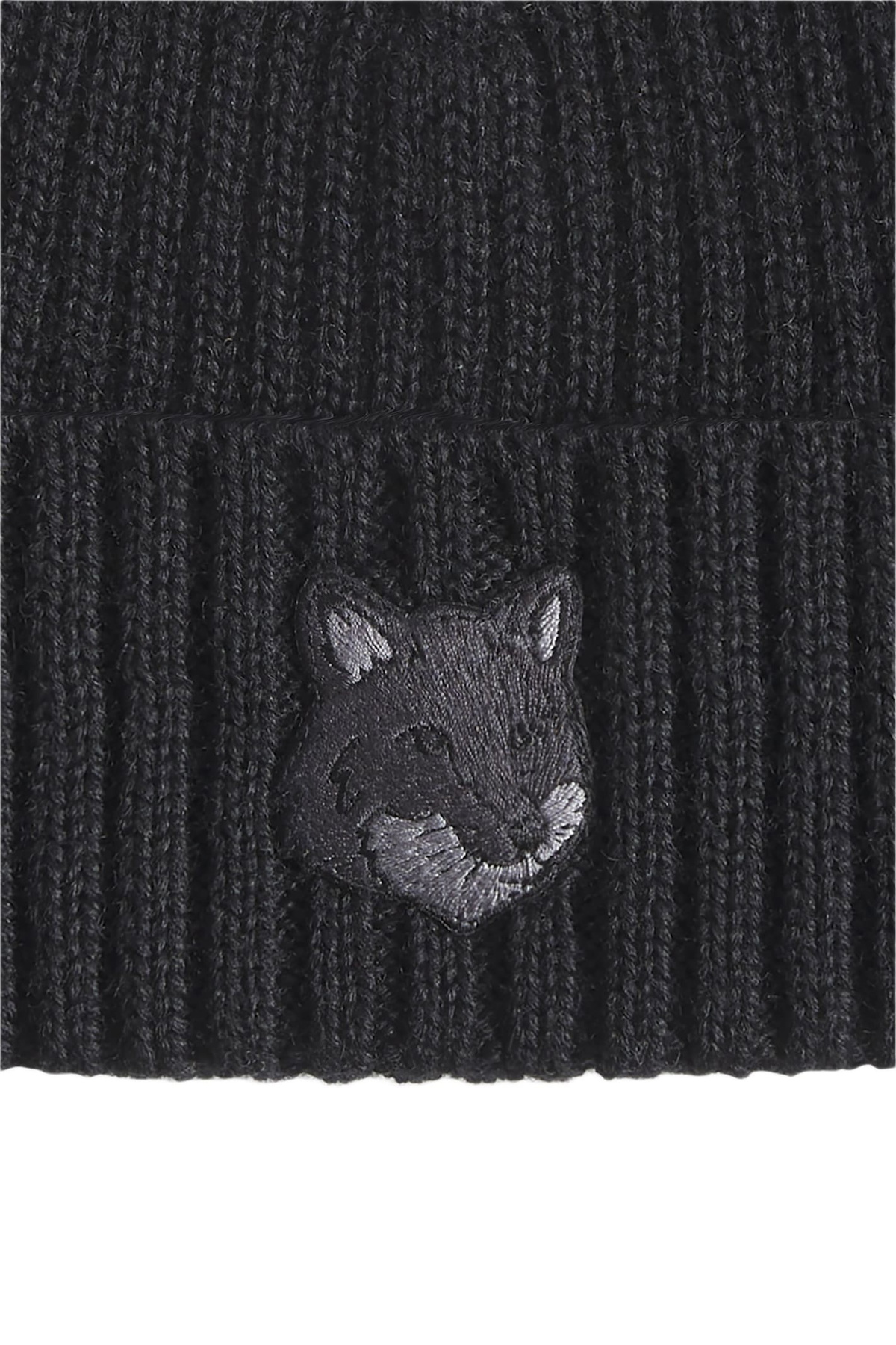 【MAISON KITSUNEBold】Bold Fox Head Beanie Black Maison Kitsuné - Bold Fox Head Patch Ribbed Beanie | HBX