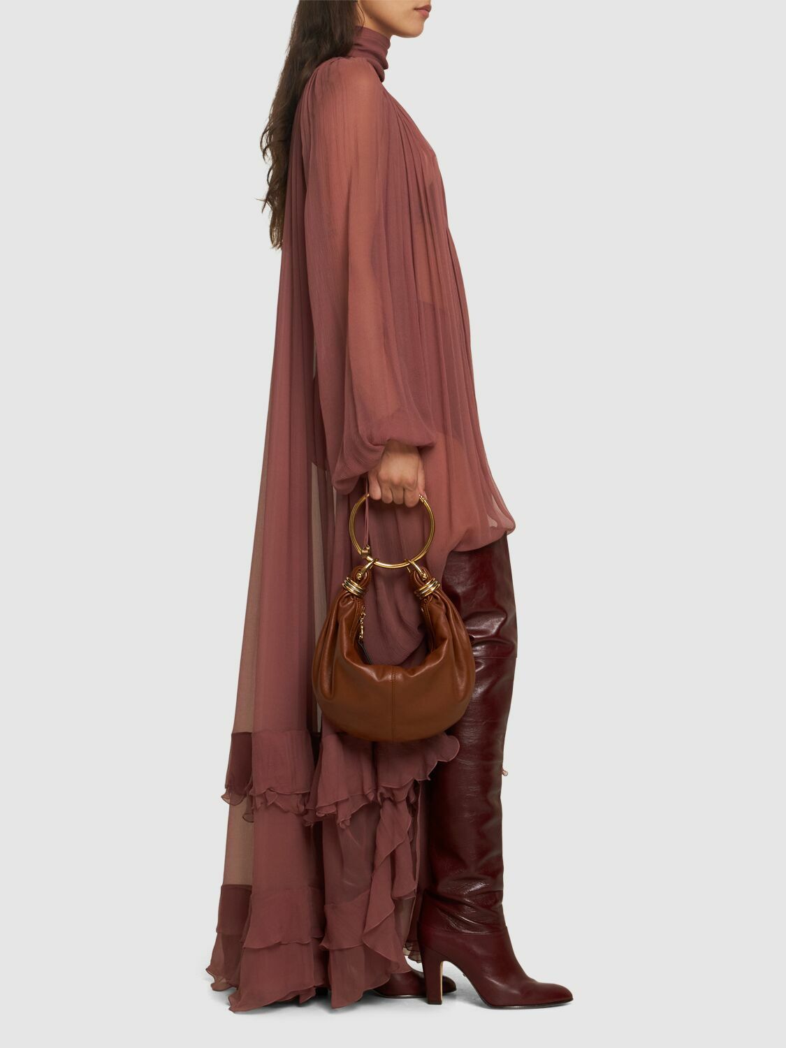 ワンピース Chloe LONG DRESS (CHC23UMR07610 001) Chloé | Mock-neck gathered long dress in silk georgette