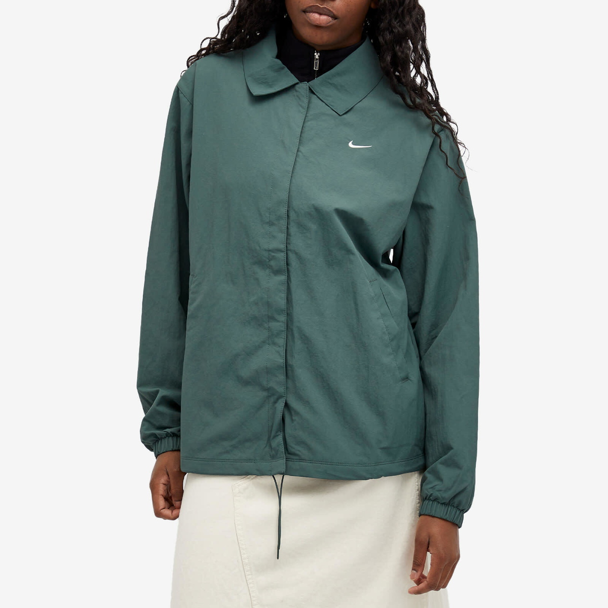 ★NIKE★W NSW ESSENTIALS UV WOVEN コーチジャケット★追跡可 Nike Women's Essential Woven Coach Jacket in Green/White Nike