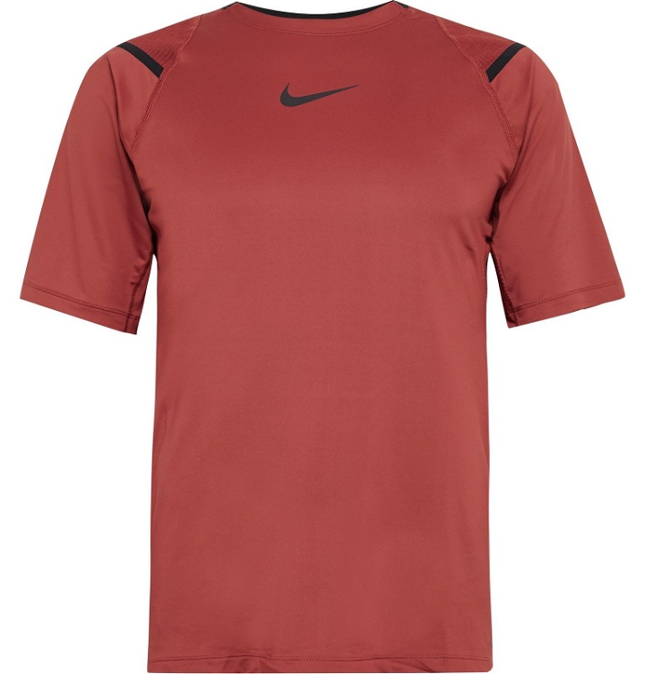 Photo: Nike Training - Pro Mesh-Panelled AeroAdapt T-Shirt - Red