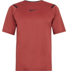 Nike Training - Pro Mesh-Panelled AeroAdapt T-Shirt - Red