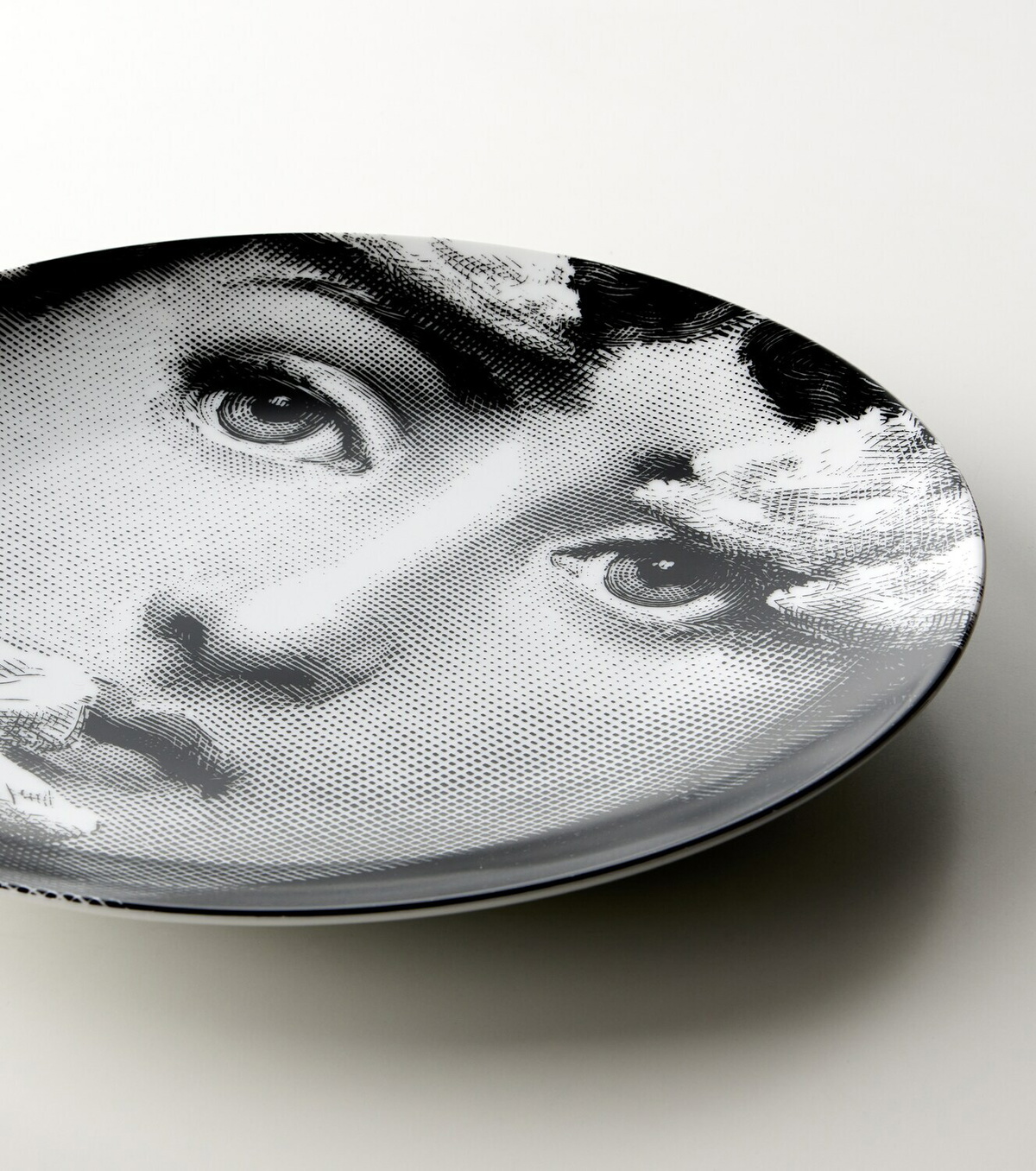 Fornasetti Tema e Variazioni N.139 porcelain wall plate Fornasetti