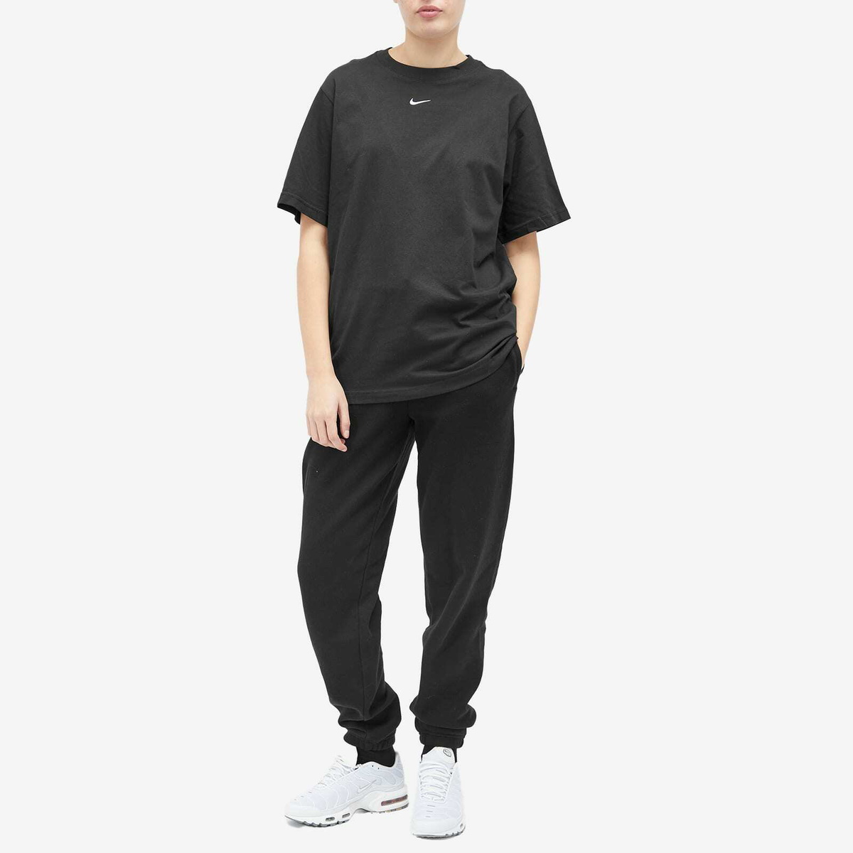 Nike Women's Essential T-Shirt in Black/White Nike