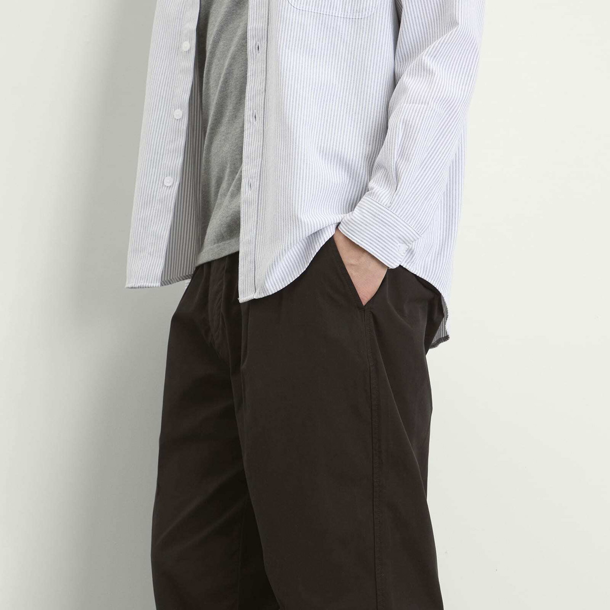 Universal Works Men's Summer Canvas Pleated Track Pant in Licorice